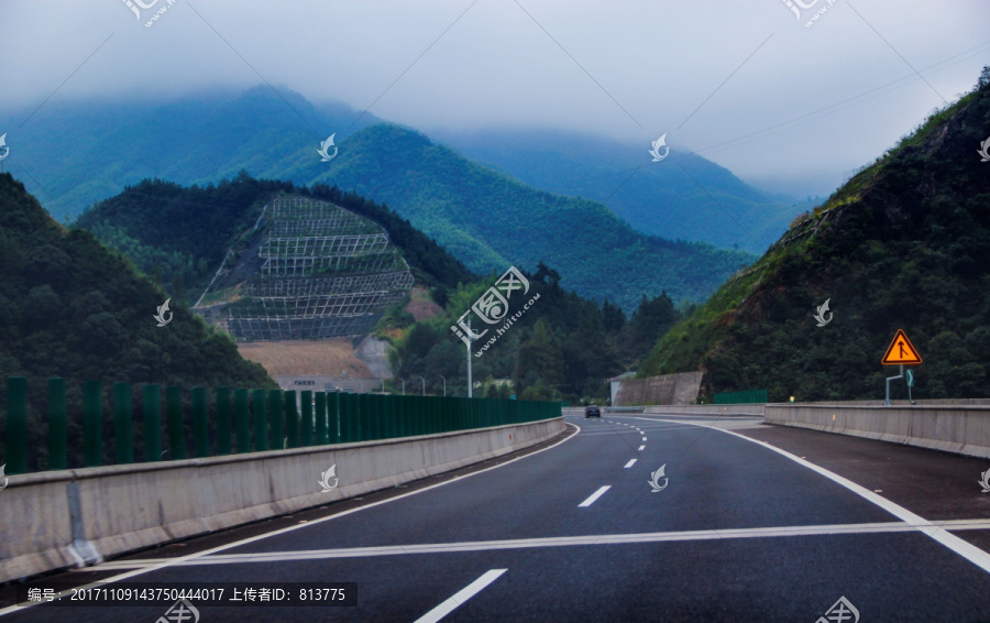 云雾山川高速路