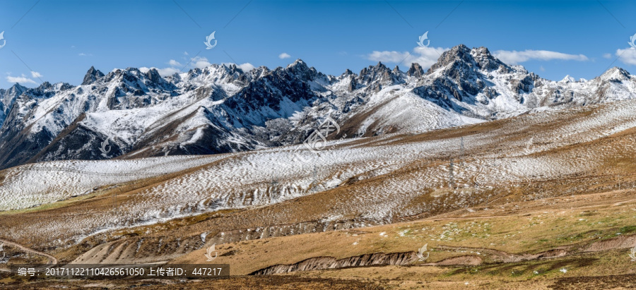 四川德格雀儿山雪山