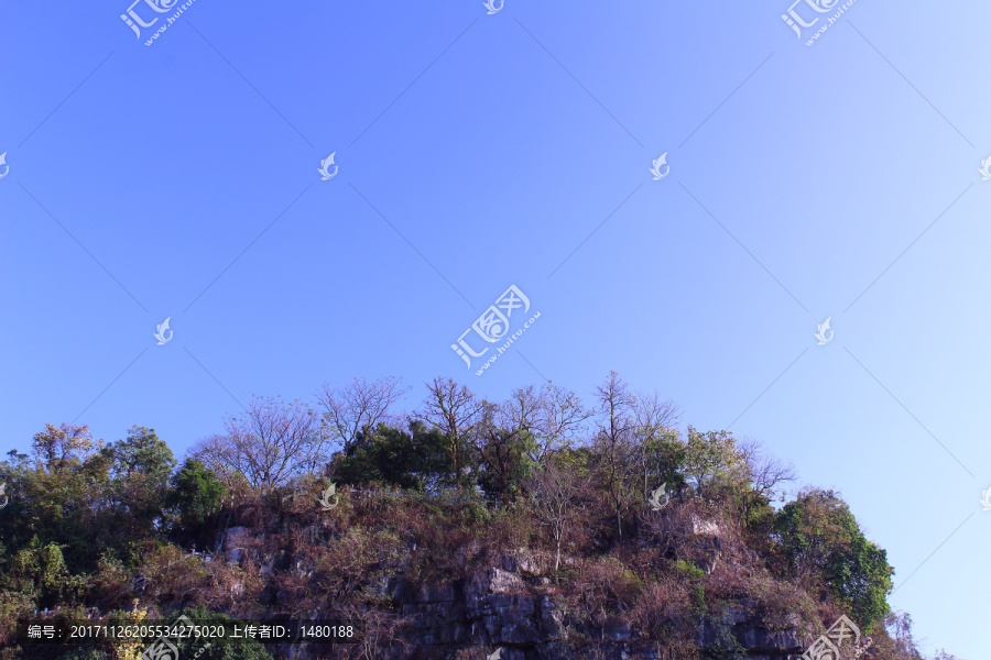 太阳月亮蓝天青山