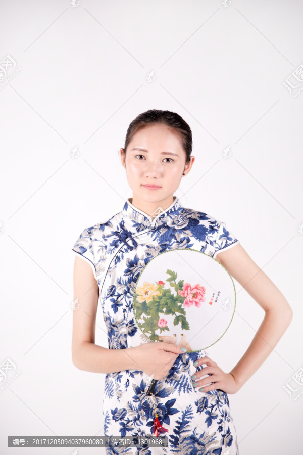 优雅的旗袍美女