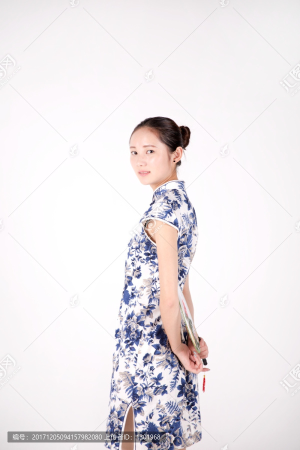 優(yōu)雅的旗袍美女