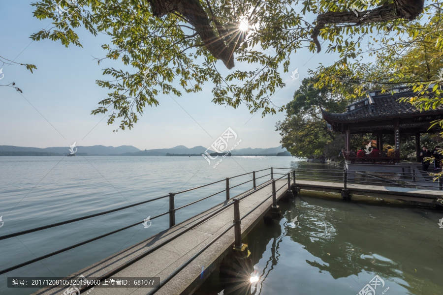 杭州西湖平湖秋月