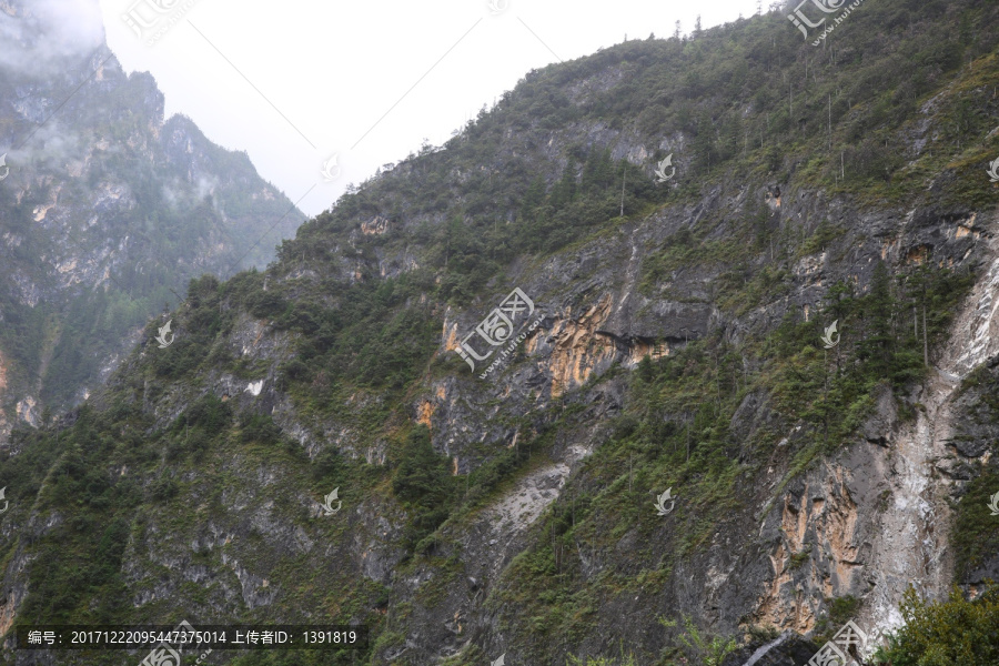 香格里拉巴拉格宗景区天然福字