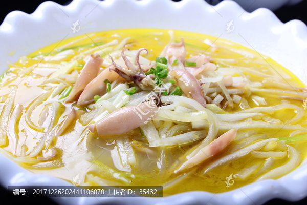 蘿卜絲燴魷魚(yú)