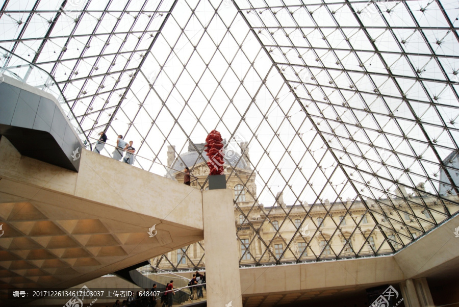 法国巴黎卢浮宫穹顶