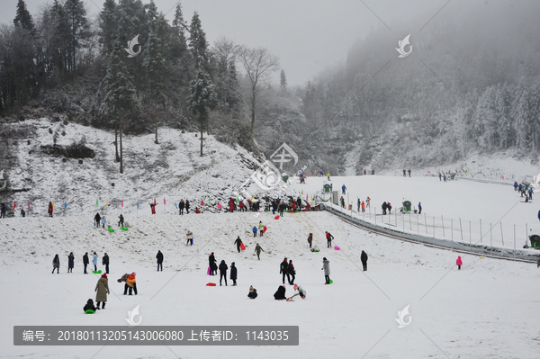 露天滑冰场 石柱滑雪场