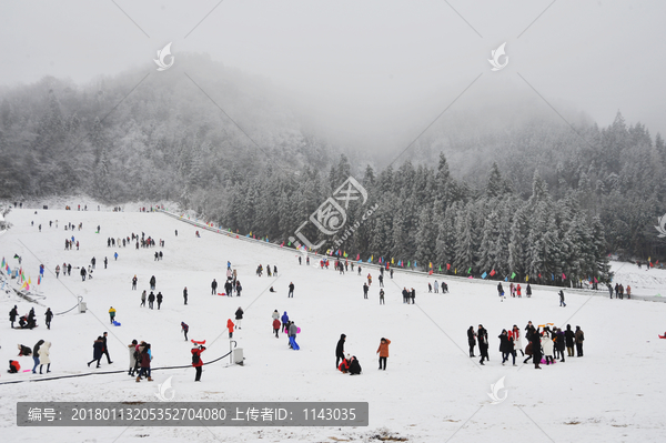 滑冰场,重庆冷水镇滑冰场