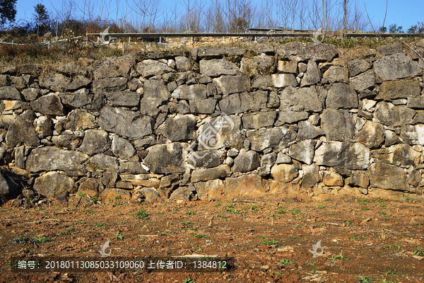 石坎,石头路