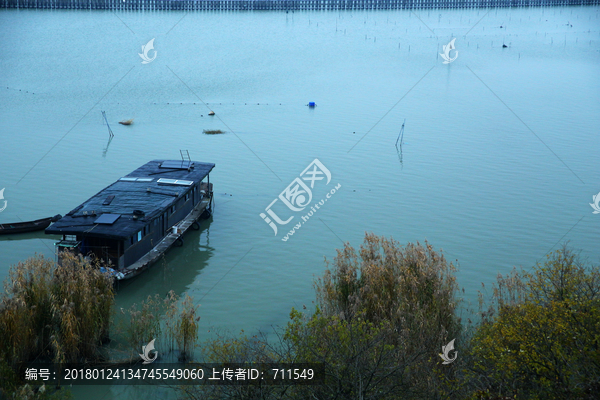太湖边渔民渔船