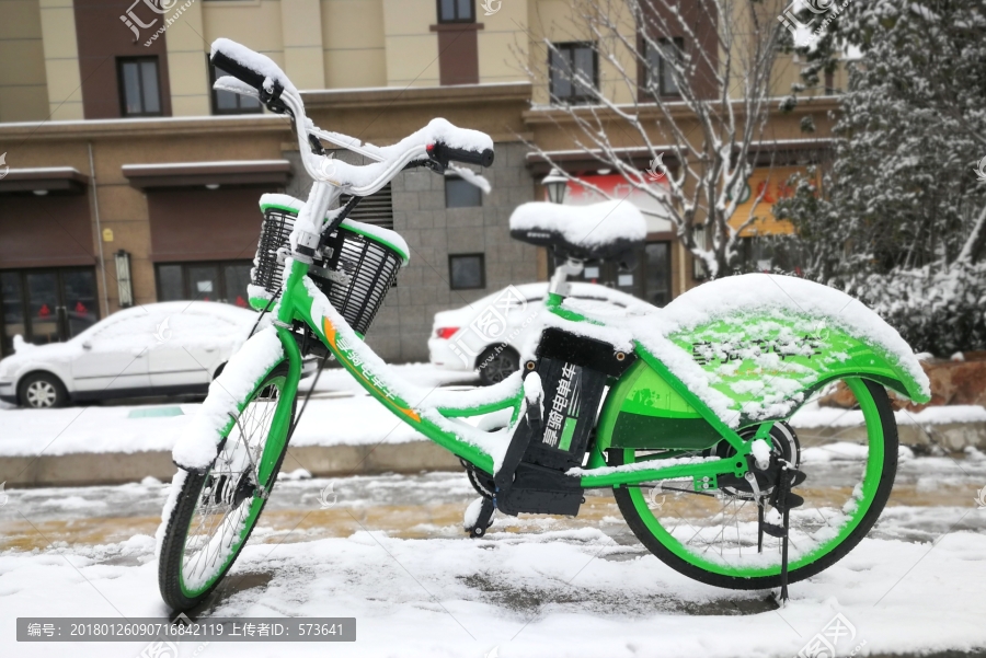 雪中的共享单车