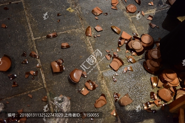 餐饮摔碗酒