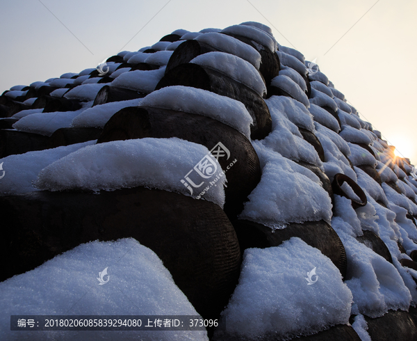 雪中堆坛