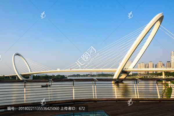 南京眼步行橋