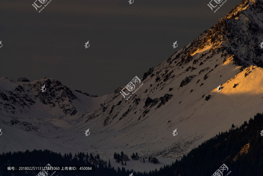 雪山日出