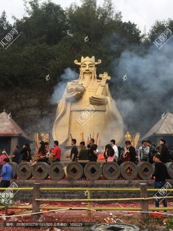 全国最大财神像