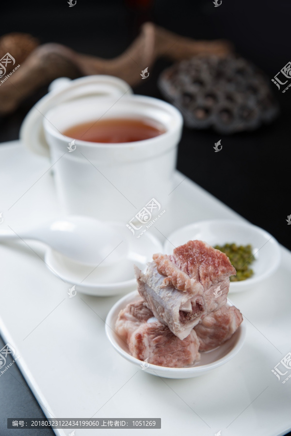 绿豆煨排骨