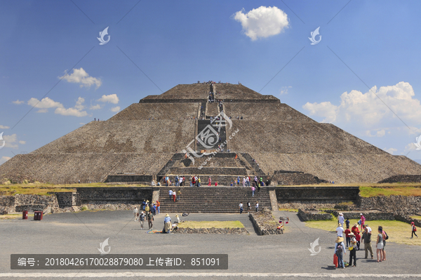 特奥蒂瓦坎的太阳金字塔