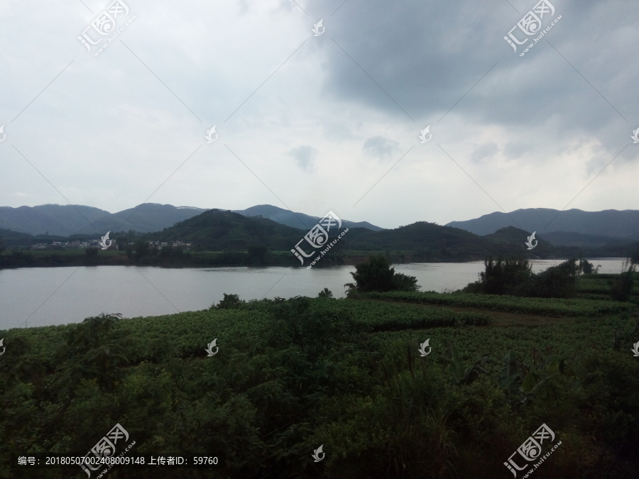 乡村河畔风景,非高清