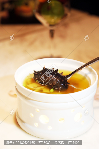 炙烤松茸野菌辽参汤