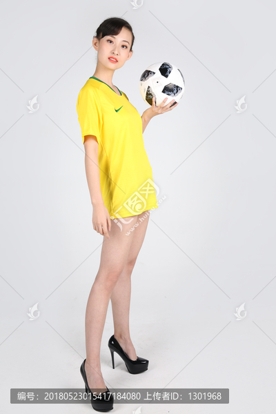 黄色巴西球衣