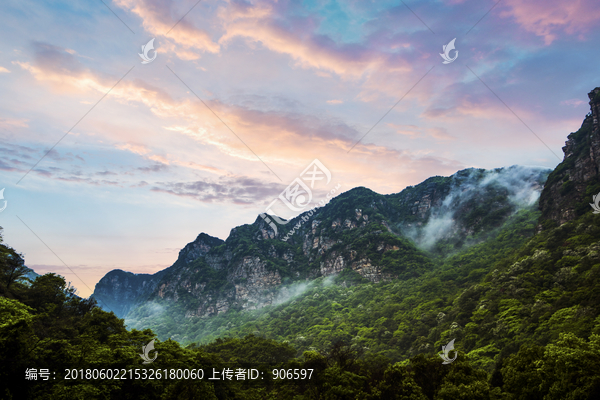 远山风光,云雾远山