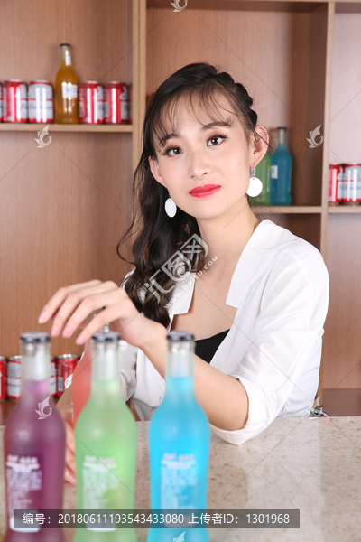 酒吧性感女郎