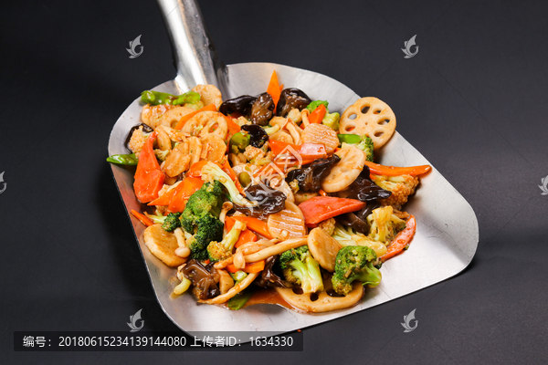东北第一锹铁锹海鲜网红菜品素菜