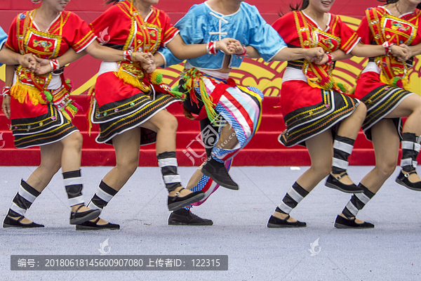 高山族拉手舞