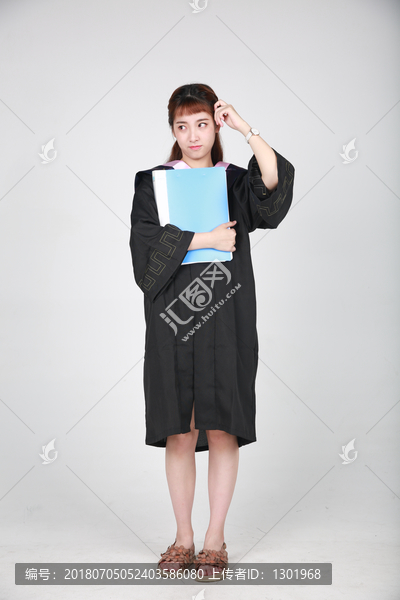 美女學(xué)士服攝影圖-匯圖網(wǎng) www.fosd68.com 美女學(xué)士服攝影圖