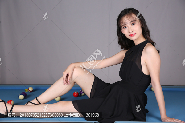 高清桌球美女图片