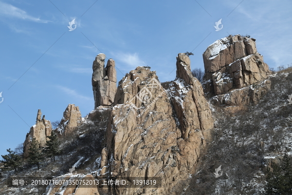 山东青岛寨上崂山雪景