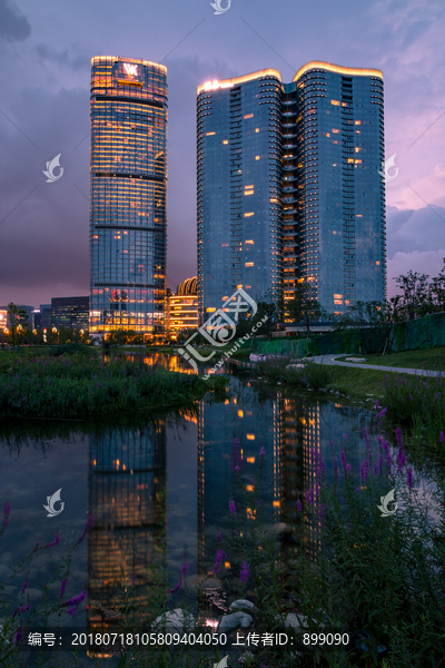 银泰中心夜景