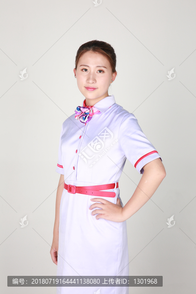 年轻空姐制服摄影图