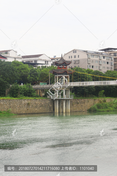 沿河小镇