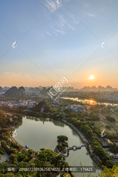 俯瞰桂林穿山景区日落