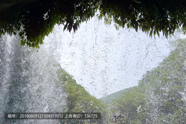 赤水四洞沟水帘洞瀑布丰水期水帘