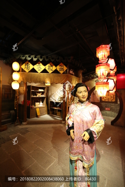 老上海妇女雕塑
