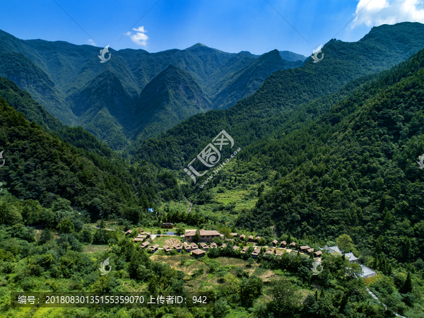 重庆武陵山大裂谷