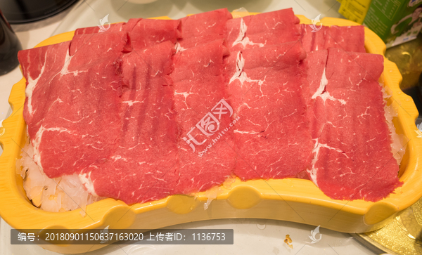 火锅食材涮牛肉