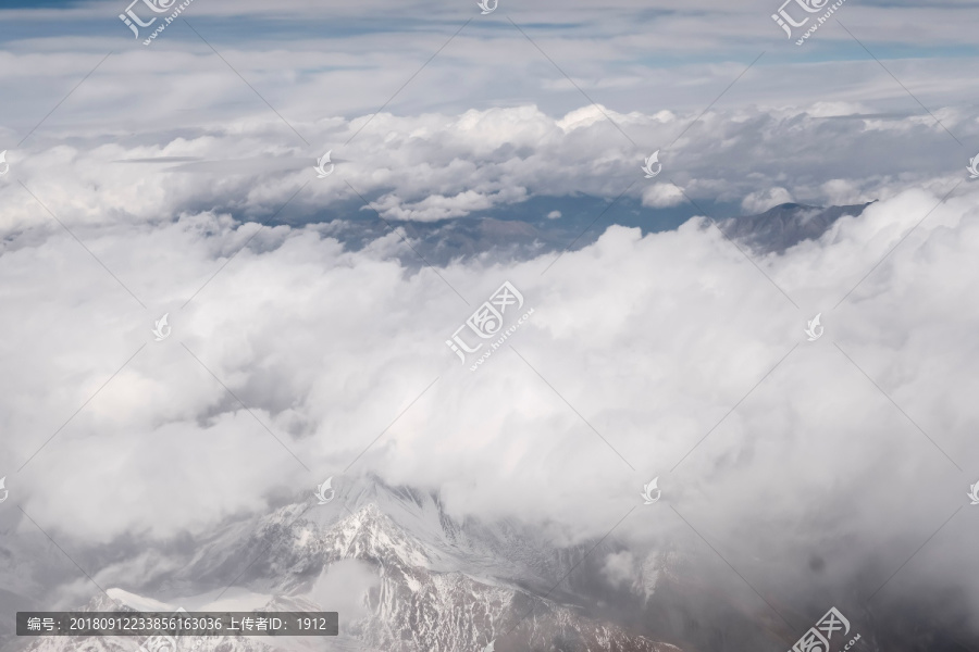 飞越天山