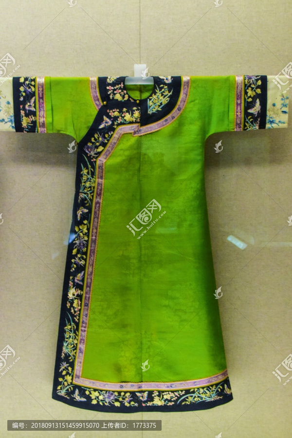 满族绿纱旗袍