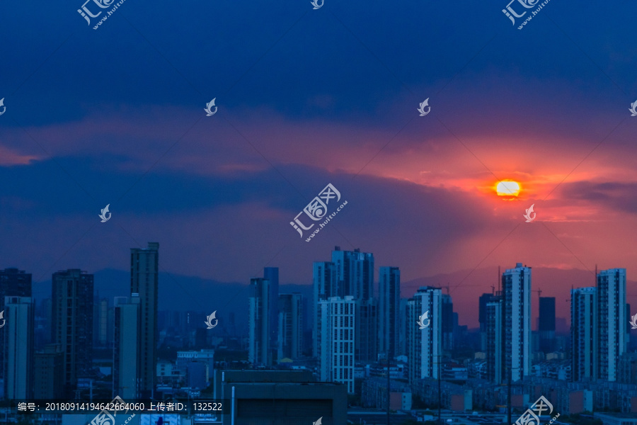 城市建筑夕阳风光