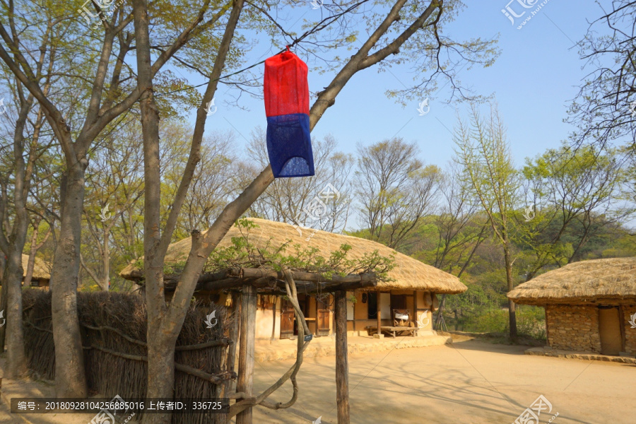 韩国乡村农家庭院小屋