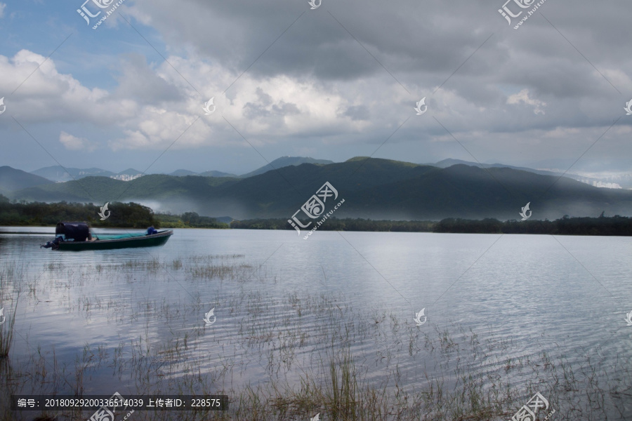 湖光山色