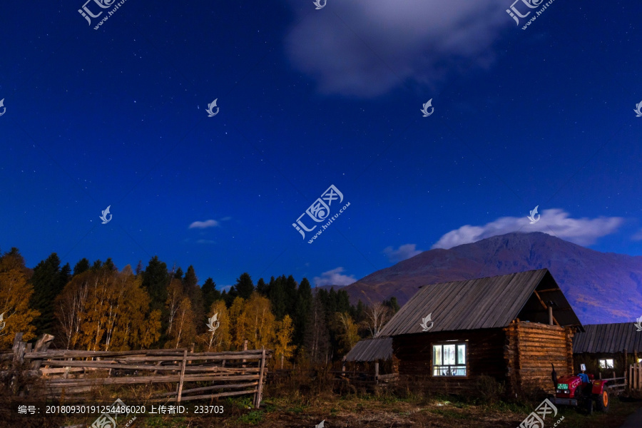 北斗七星下的禾木小屋