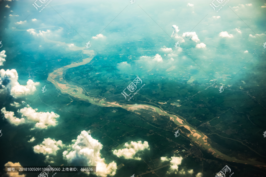 鸟瞰大地村庄河流