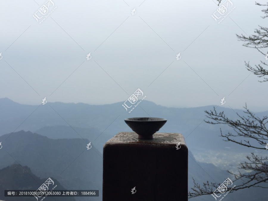 天门山上品茶