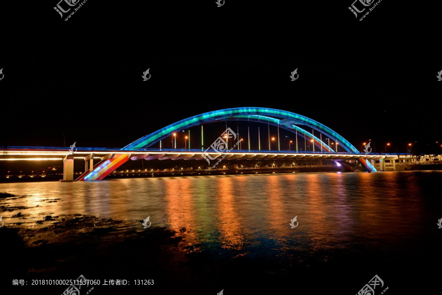 金华双龙大桥夜景蓝色