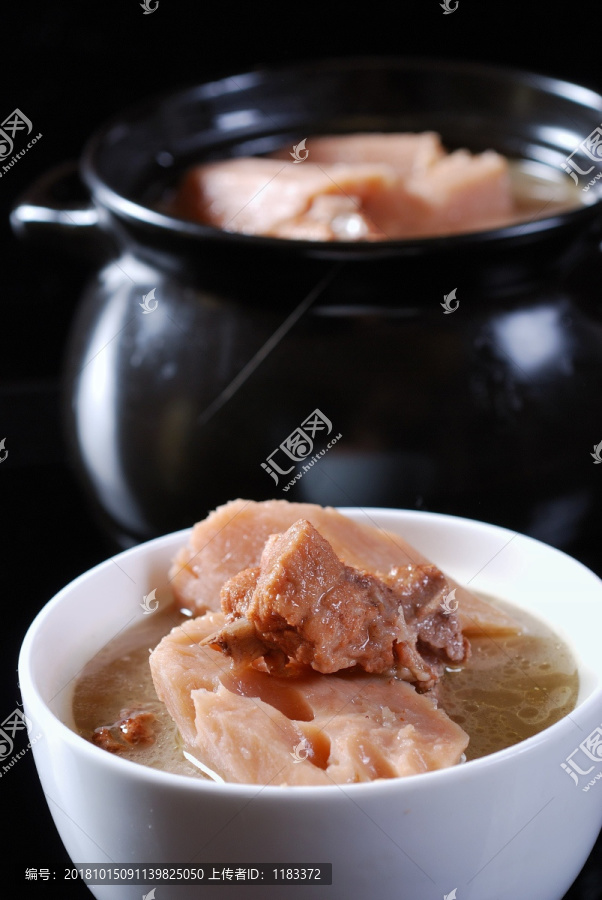 筒子骨藕汤