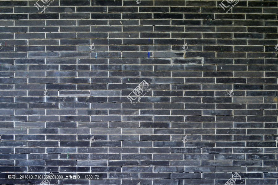 斑驳的旧青砖墙